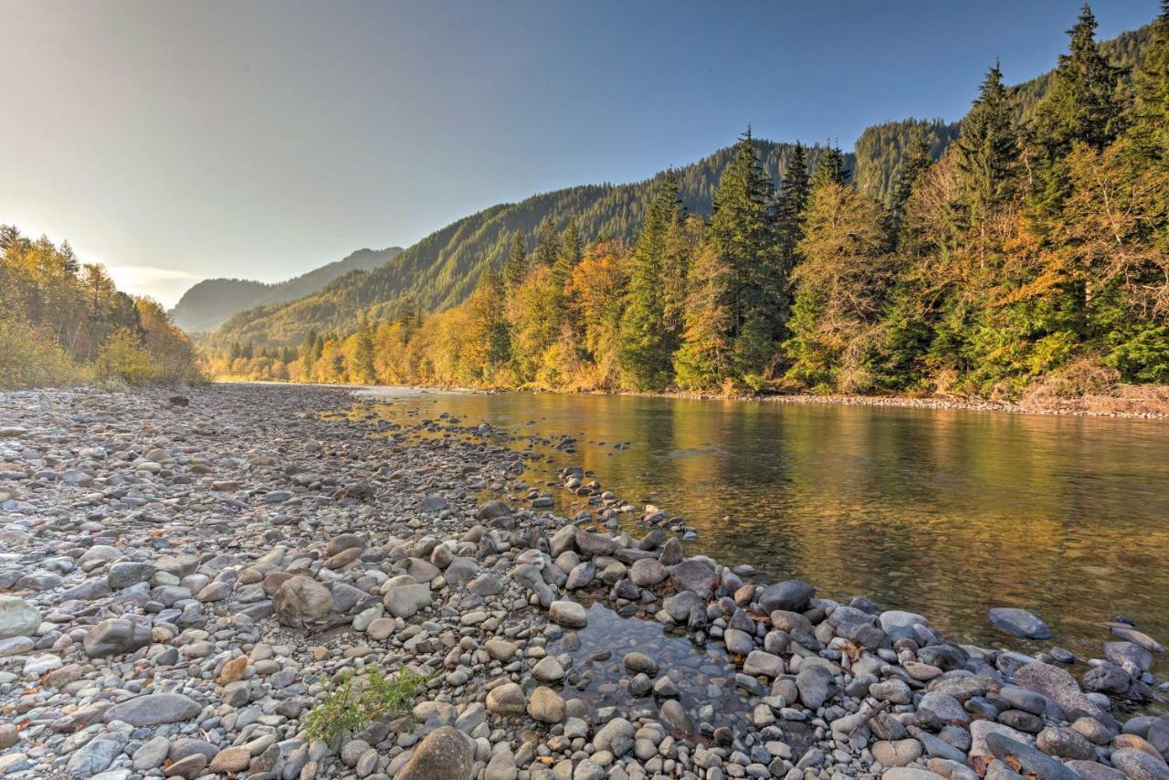 Riverfront Gold Bar Log Cabin Near Stevens Pass! Villa Exterior photo