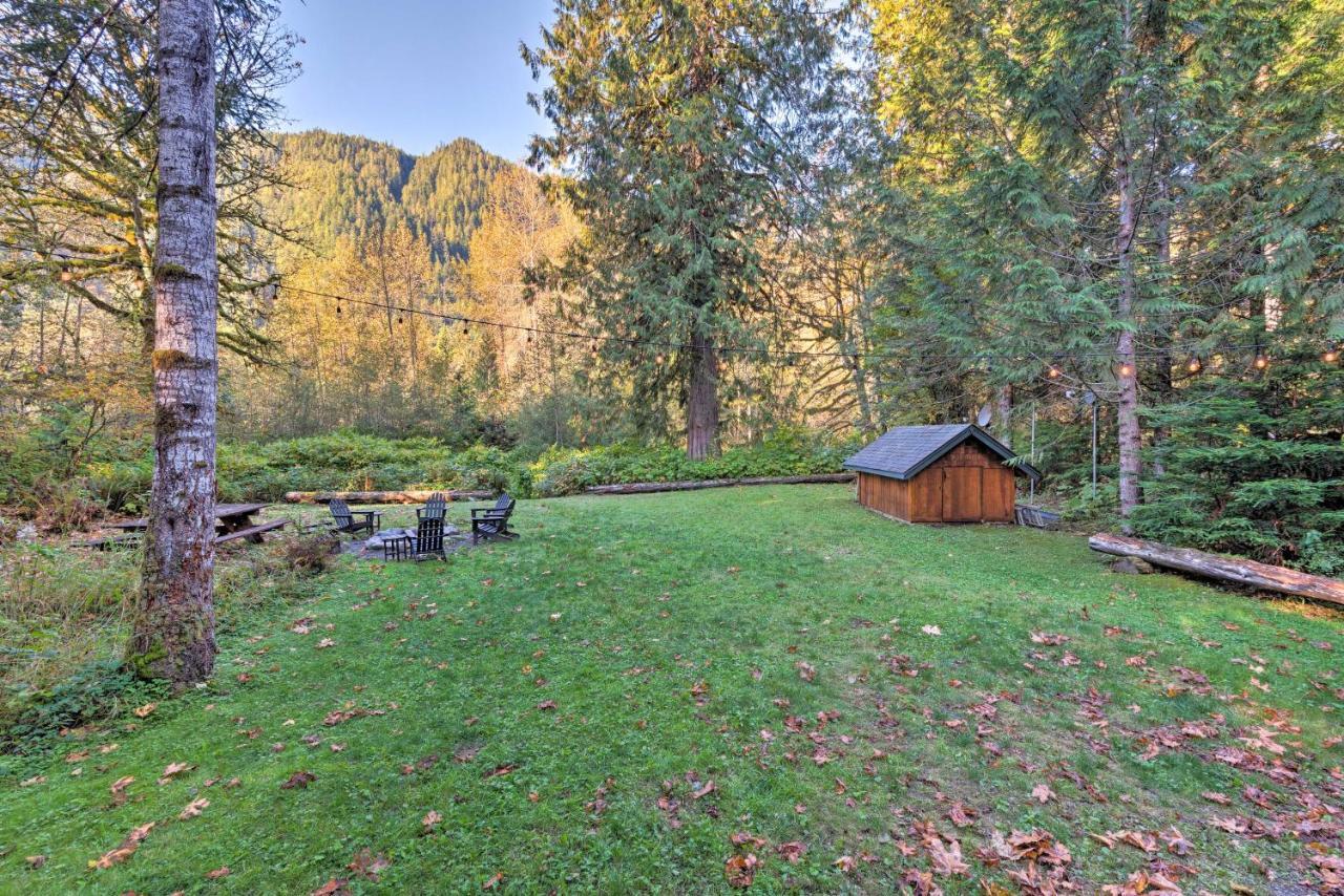 Riverfront Gold Bar Log Cabin Near Stevens Pass! Villa Exterior photo